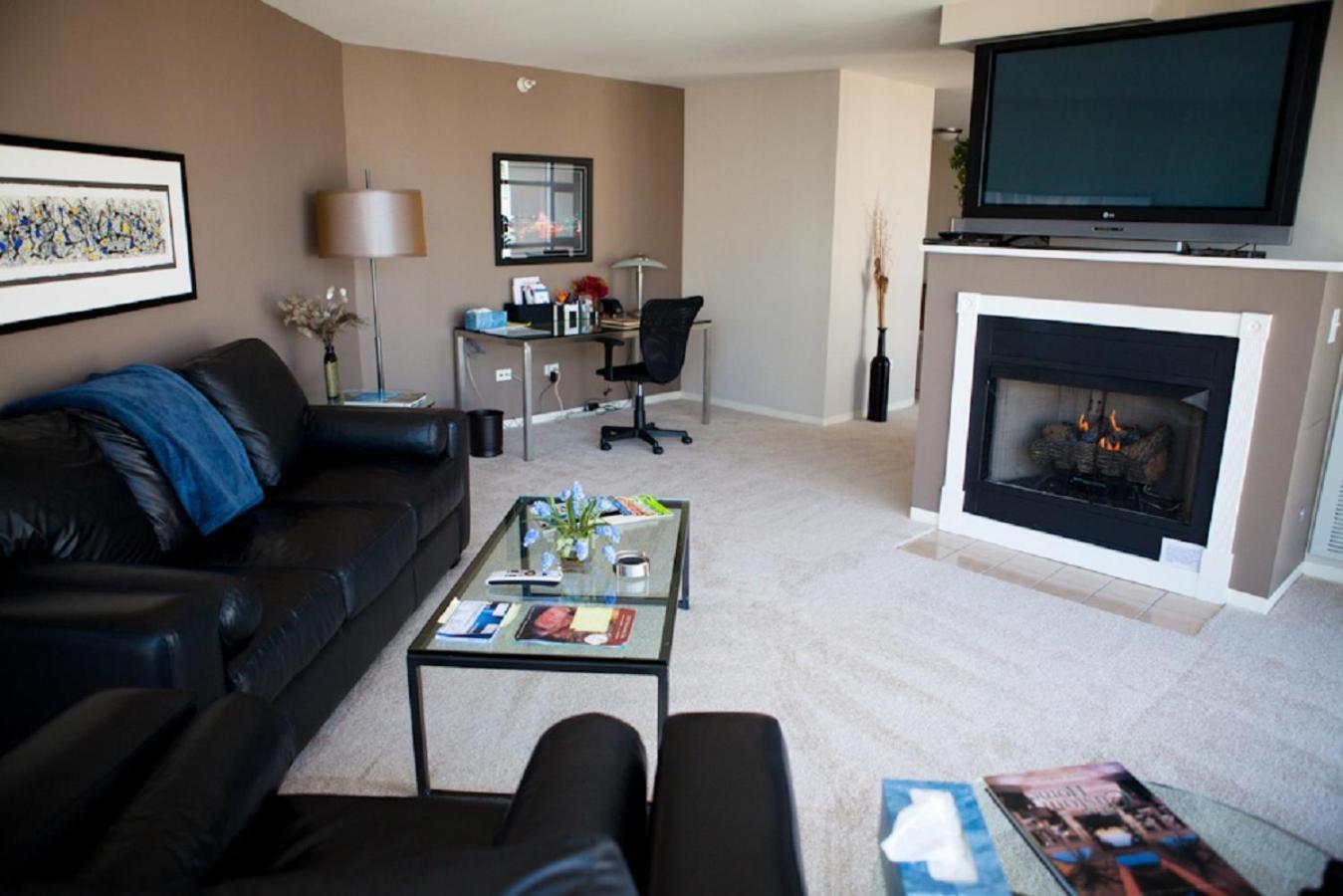 One-Bedroom Penthouse Apartment 7,1589536330:JPEG