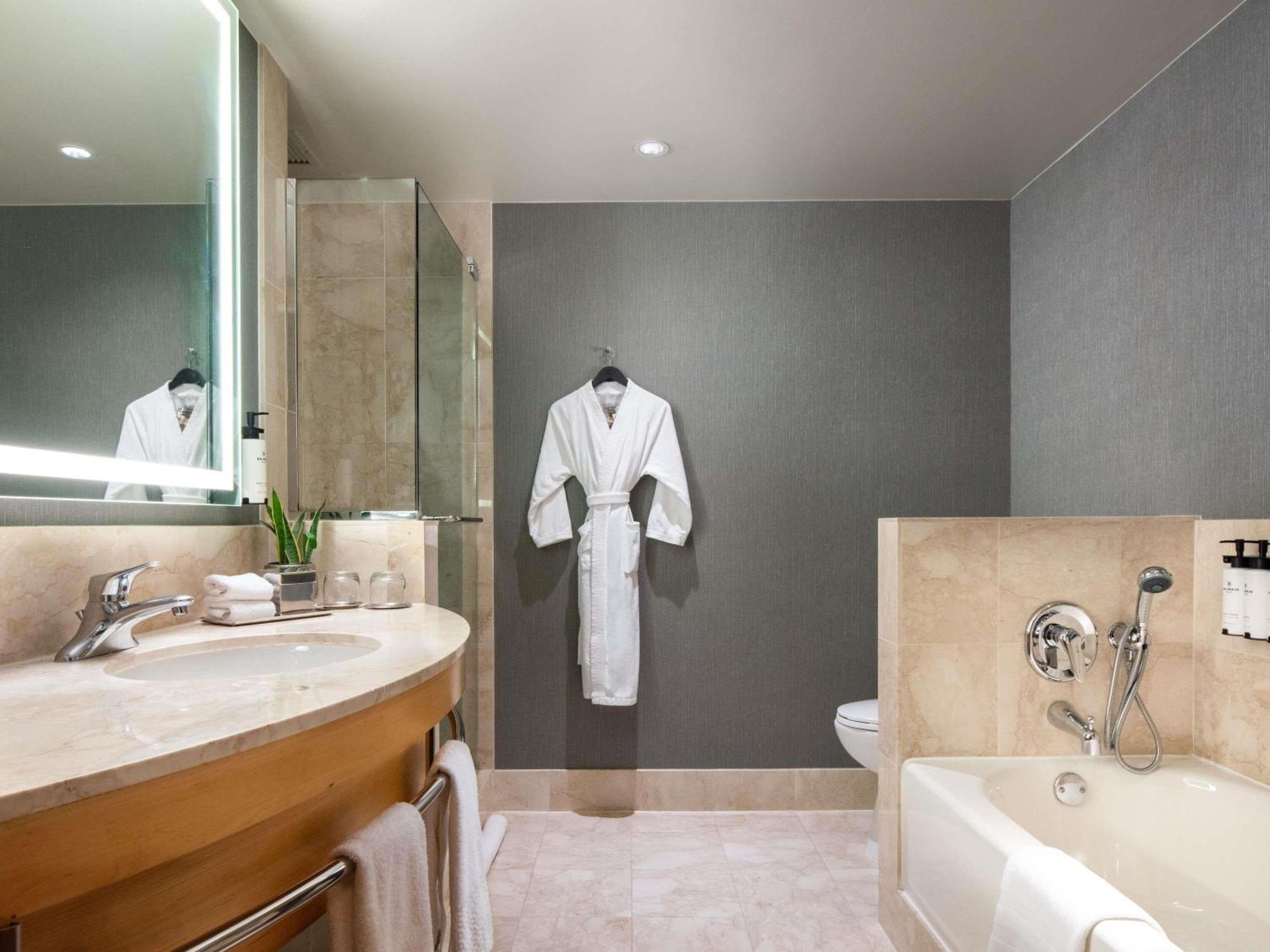 Superior Double Room with Two Double Beds,1730007170:JPEG