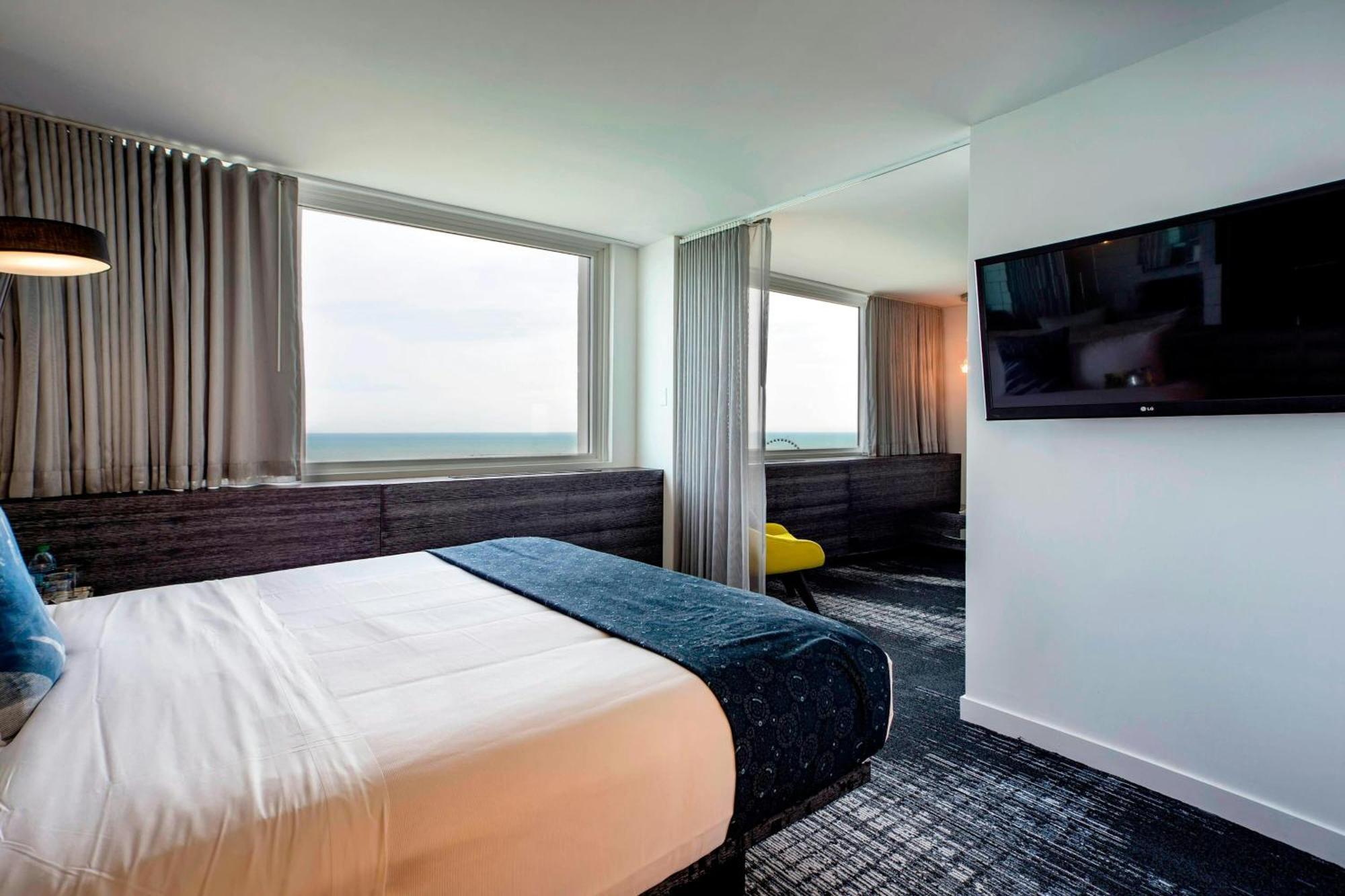 One-Bedroom King Suite with Lake View,1670701049:JPEG