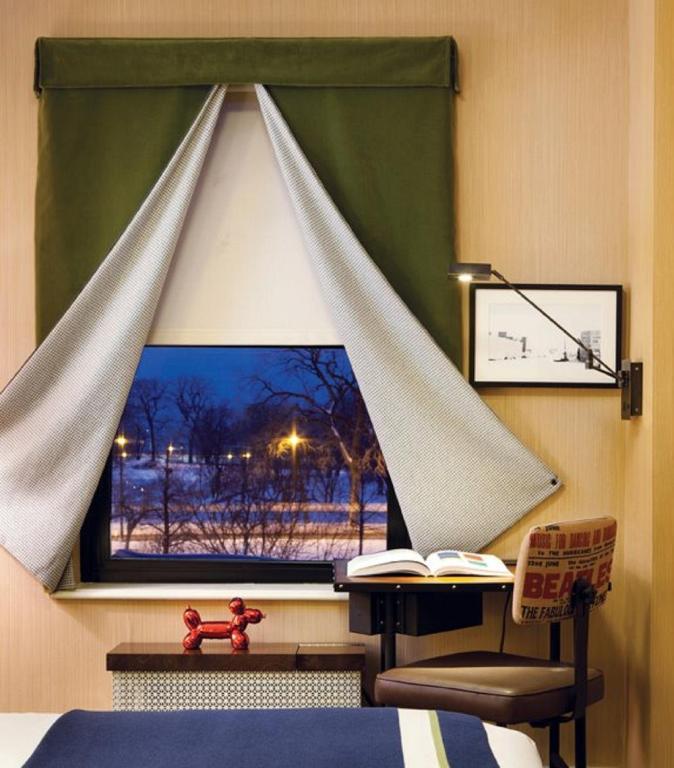 Double Room with Two Double Beds and Lake View