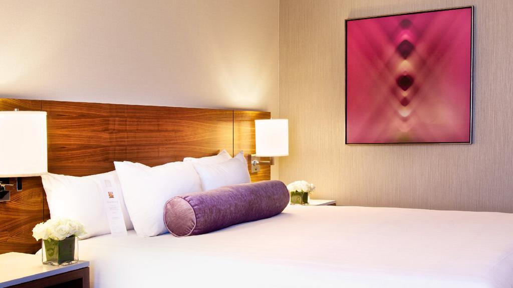 Corner King Room